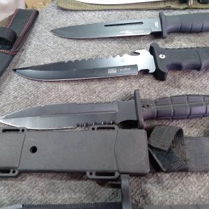 CUCHILLOS DE COMBATE